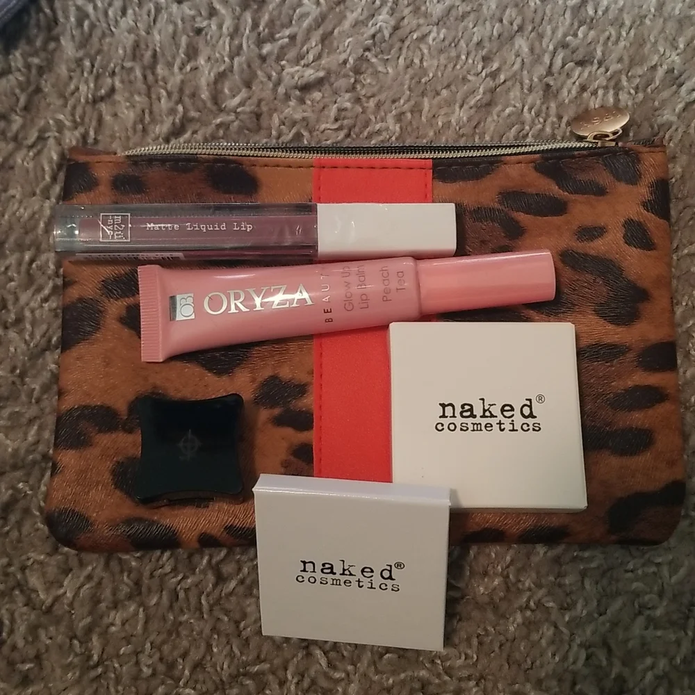 Makeup bundle